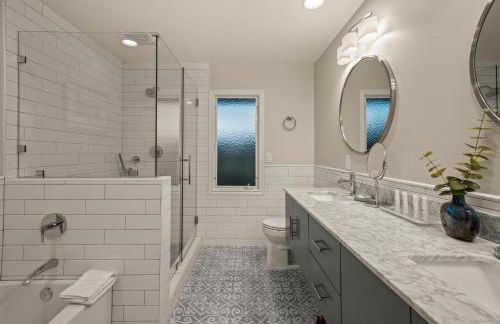 La Jolla Hilltop Haven with Ocean Views and Spa - Foto 36