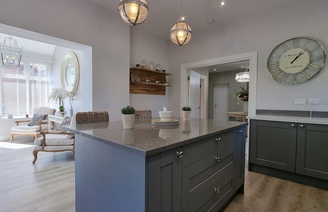 Plas Gwyrch Gatehouse - Foto 14