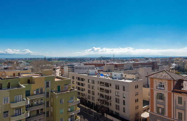 Bright Panorama Apartment - Photo 1