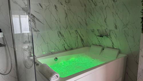 LA SECRET ROOM - suite de luxe avec jacuzzi - Foto 3