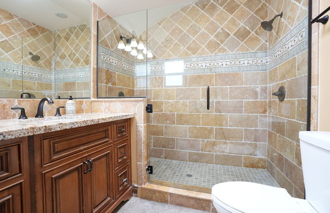 Sweet 4 bedroom, 3 bath plus Loft Bedroom, Pool Home - Photo 27