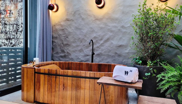 6BR Designer Retreat With Jacuzzi Near Provenza - Foto 3, Habitación