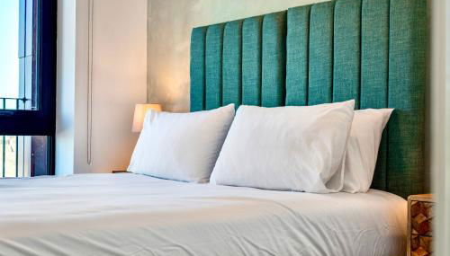 Luxury City Escape - Brand New Stylish 2 Bedroom Apartment with Parking - Foto 5