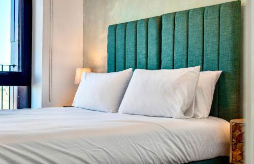 Luxury City Escape - Brand New Stylish 2 Bedroom Apartment with Parking - Foto 5