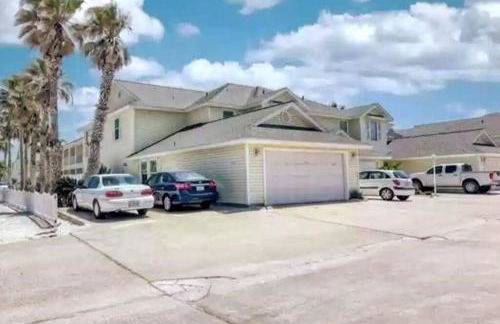 Spacious Home, Short Walk to Beach, Heated Pool! - Foto 27