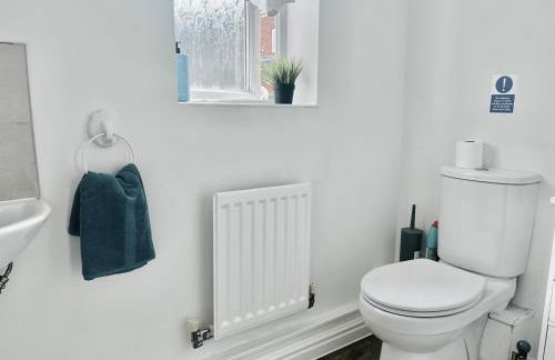 Spacious 4-Bedroom Home Canterbury with Free Parking - Foto 24