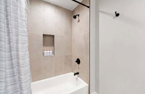 Steps from the Lake Edgewater Modern 2BD 2BA - Photo 32