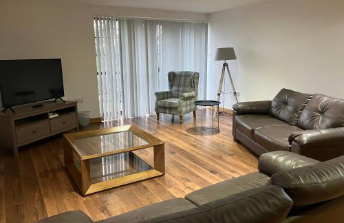 Berryhill West Steading - Peterhead - 3 bedroom 2 bathroom self-catering - Sleeps 5 - Private off-road parking - Yard & Shed - Suit Contractors - Newly Refurbished - Underfloor Heating - Drying Room - Golf Driving Range - Cafe - Extensive Footpaths - Foto 5