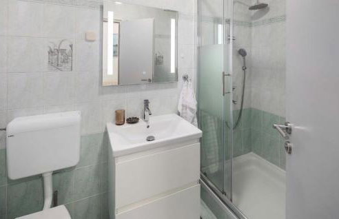 Lovely Home In Tinjan - Photo 46