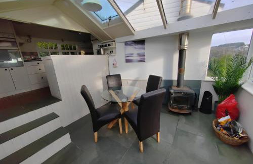 Unique coastal detached property - Foto 14