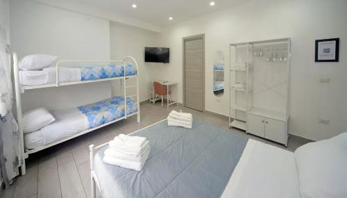 Dimora di Antonietta Room - near Train Station & Wi-Fi - Foto 5, towels