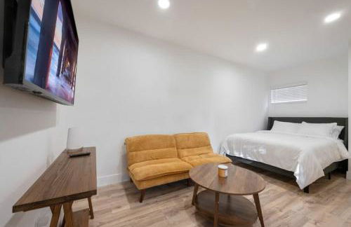 Lake Balboa Hideaway - Photo 30