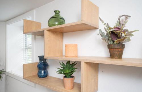 Chic 2-Bed Haven with Vibrant Décor in SE Atlanta - Foto 22