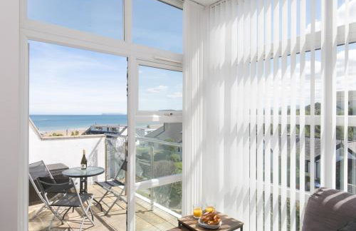 2 Bed Sea View Apartment with Balcony Parking - Pass the Keys - Foto 11