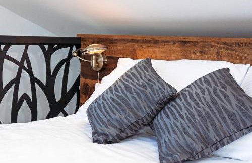 Capesanta atraktivna kamena kučica - Foto 20