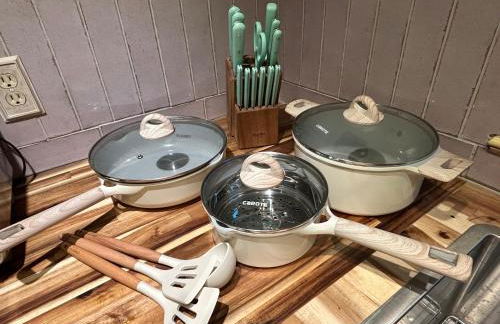 Historic & Spacious 3 Bedroom Family Gem on Peaceful Street - Foto 40