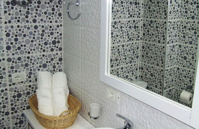 Apartments Flower Residence - Photo 42