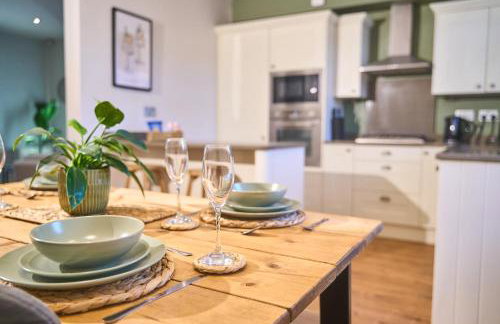 Modern Cosy 2-Bed Terrace with Private Garden - Foto 16