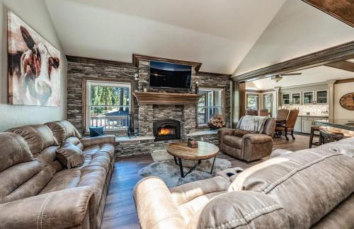 Lux Western Cabin Pool Table Ping Pong Vibes - Foto 2