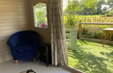 Holly Tree Cottage - 3 bedrooms and large garden with optional glamping double outside - Foto 45