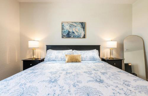 Stylish Retreat with Pool near The Parks - Foto 52