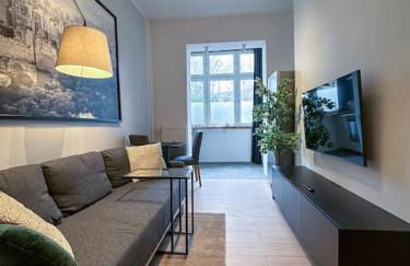 Modern City apt. -with 2 TV, Netflix and work desk - Foto 7