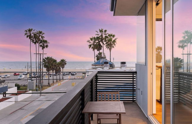 Venice View by Avantstay Walk to Venice Beach Rooftop, Ice Bath, Luxe Design - Photo 2