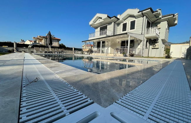 Inviting 4-bed Villa Lina With lux Pool - Photo 14