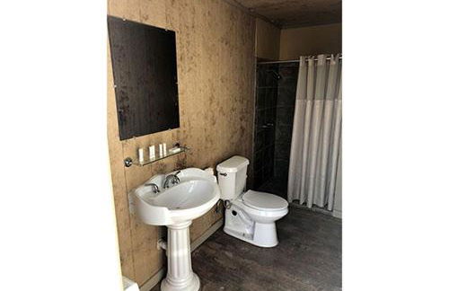 Oklahoma Glamping in this Wonderful Covered Wagon for Family Vacations near Oklahoma City - Foto 7