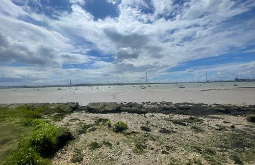 Cosy Flat behind a CreekBeach in Grays - Foto 6