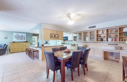 Long-Term Stay in Sun City! Lovely Home with Patio - Foto 10