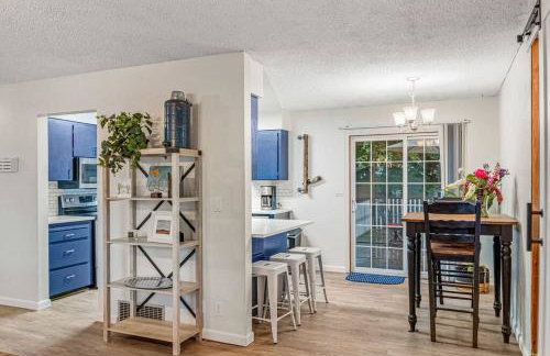 Hot Tub and Spacious Backyard Close to Lake! - Foto 13