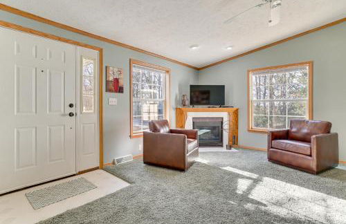 8 Mi to Dtwn Rochester Peaceful Home with Deck! - Foto 16