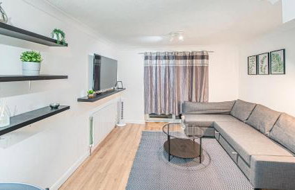 Bright Cosy Cottage with Parking and Outdoor Patio - Foto 15