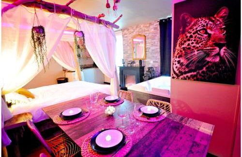 Duplex Safari jusqu'à 4 personnes, Spa XXL, day use, 5 min centre ville, cinéma, cascade et lit sous les arbres - Foto 4