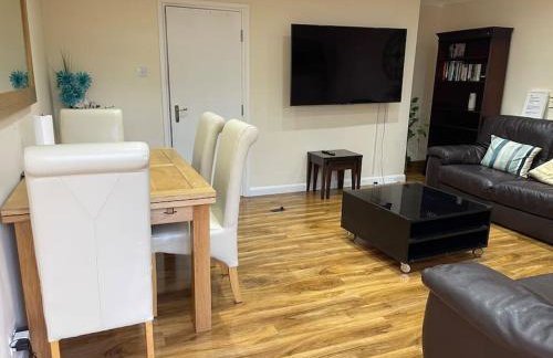 5 Bedroom House by monishortlets - Foto 78