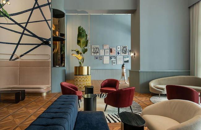 Ami Suites - Photo 4