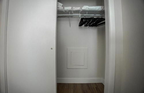 Landing at Hagert and York 1 Bedroom in East Kensington - Foto 18