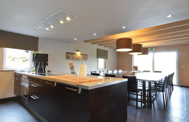 Luxurious Villa in Nadrin Belgium with Sauna & Hot Tub - Photo 10