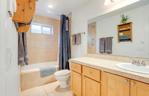 Steps to Shore Home with Hot Tub in Gold Beach - Foto 15