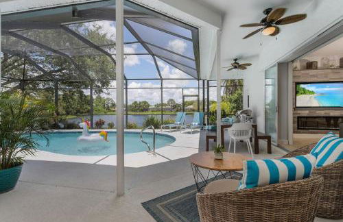 Villa Tropicana Luxury pool home. Gated community - Photo 7