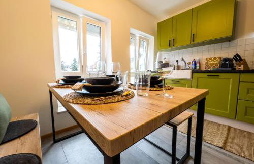 KUELhome - STYLISCHE ZENTRALE WOHNUNG MIT KÜCHE UND PARKPLATZ IN SEITENSTRAẞE - Foto 7