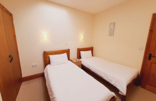 The Victorian Barn self catering holidays with pool & hot tubs - Photo 12