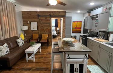 Barn Door Themed Garvan Gardens Blue Bungalow - Foto 14