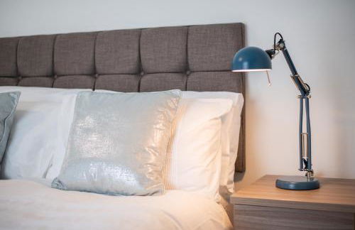 4-Bed Contractor Home - Garden - Near M4 & City - Foto 8