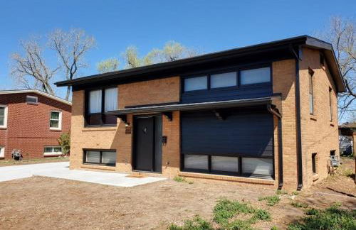 Mid-Century Modern 4BR WIF SmrtTV Coffee Patio - Photo 23