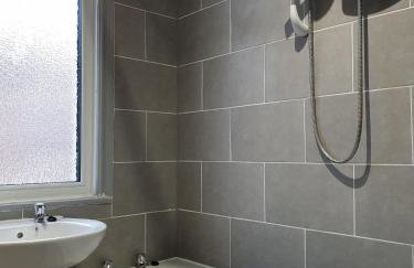 Superb Spacious House For Contractors & Families & Private Parking By Liverpool Short Stay - Foto 28