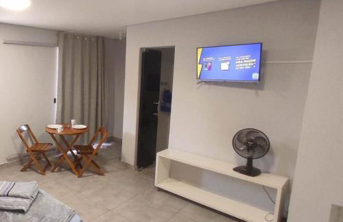 Kitnet independente muito bem localizada - Foto 5