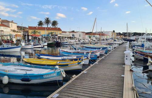 Élégant Studio au calme 2mn mer Wifi Clim Terrasse parking - Foto 24