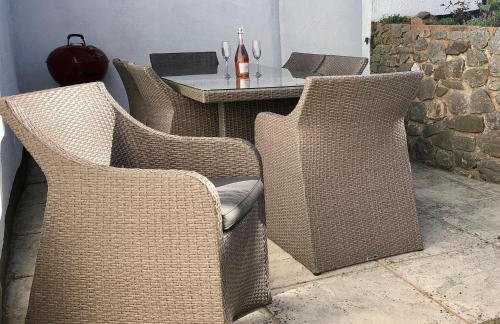 Sea views, private garden, comfortable family and dog friendly home - Foto 15